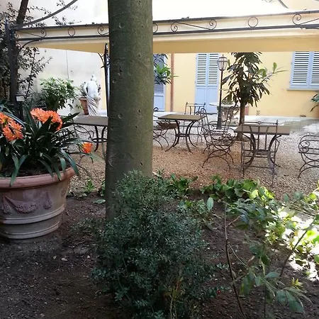 Apartment Little Garden Donatello