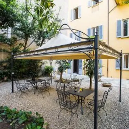 Apartment Little Garden Donatello